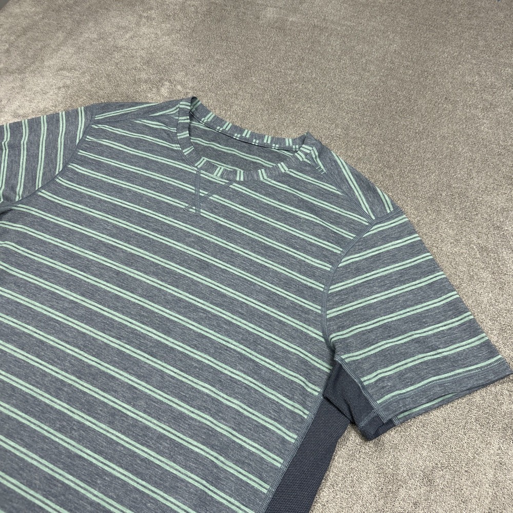 Lululemon Shirt Mens XL Short Sleeve Gray Green Striped Performance Stretch